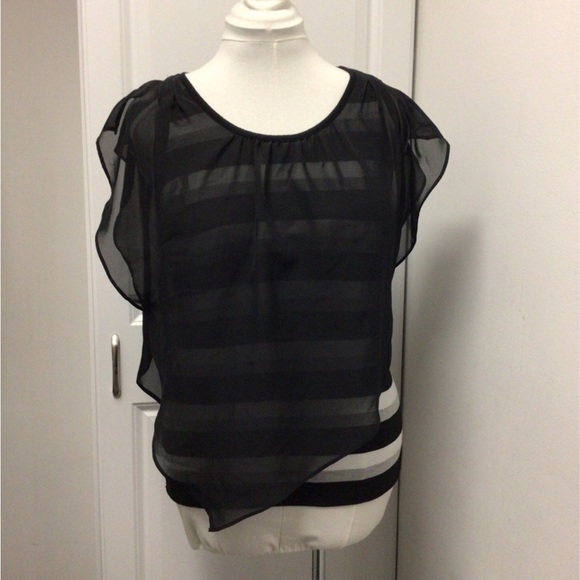 AB Studio Women’s Flutter Sleeve Asymmetric Top, Black, size M - Picture 2 of 6